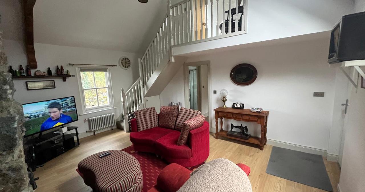 Newly Renovated Stone Cottage Located 2.5 Miles From Killarney Town Teernaboul Экстерьер фото
