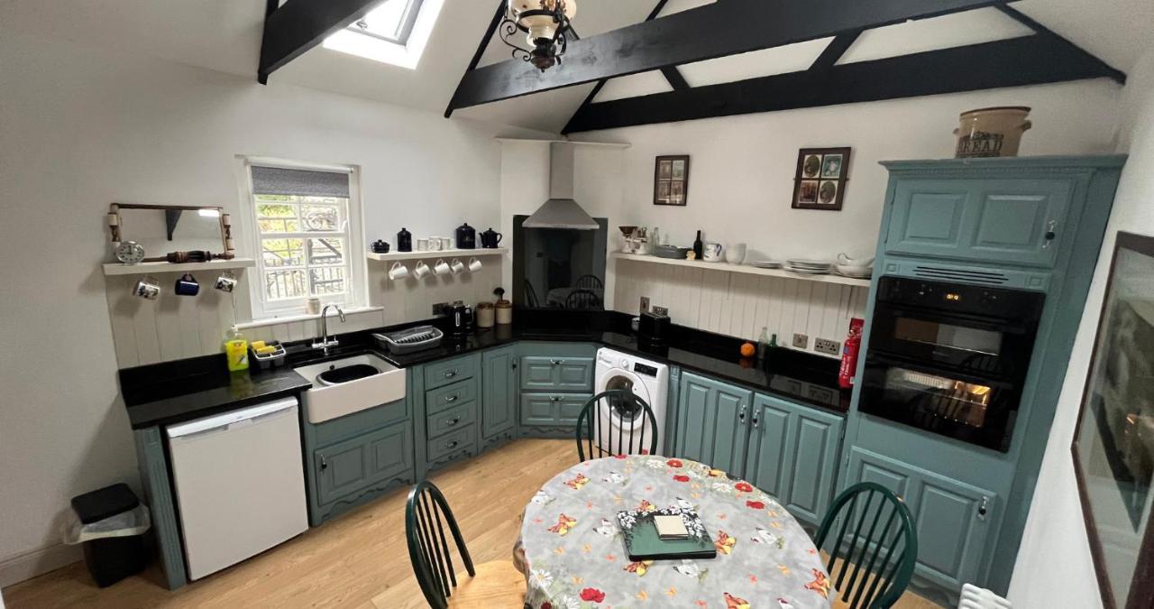 Newly Renovated Stone Cottage Located 2.5 Miles From Killarney Town Teernaboul Экстерьер фото
